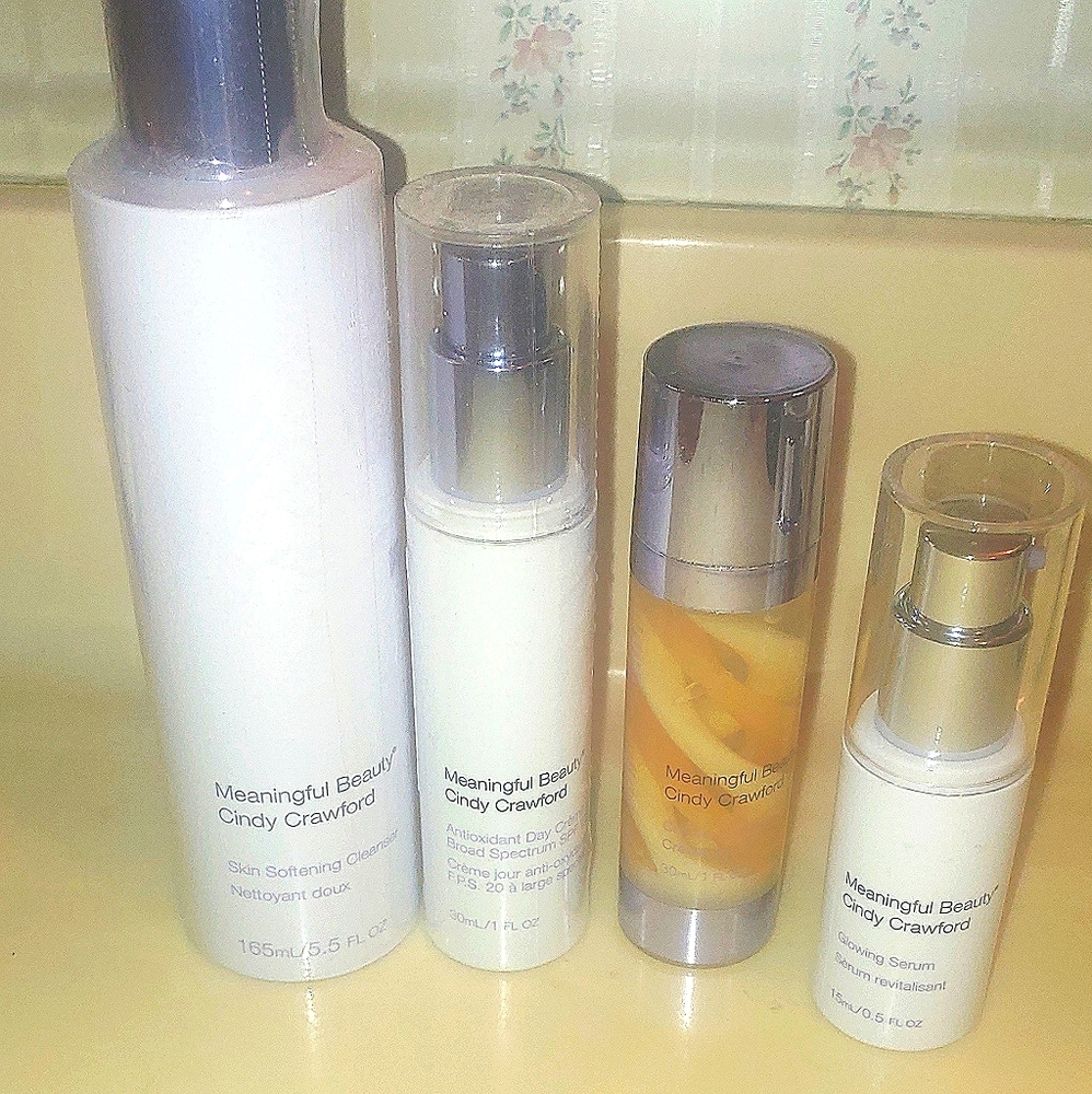 Meaningful Beauty Bundle Cindy Crawford